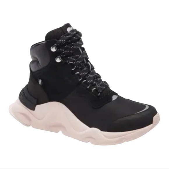 SOREL Kinetic Rnegd Conquest Waterproof Sneaker In Black/ Powder Pink size 6